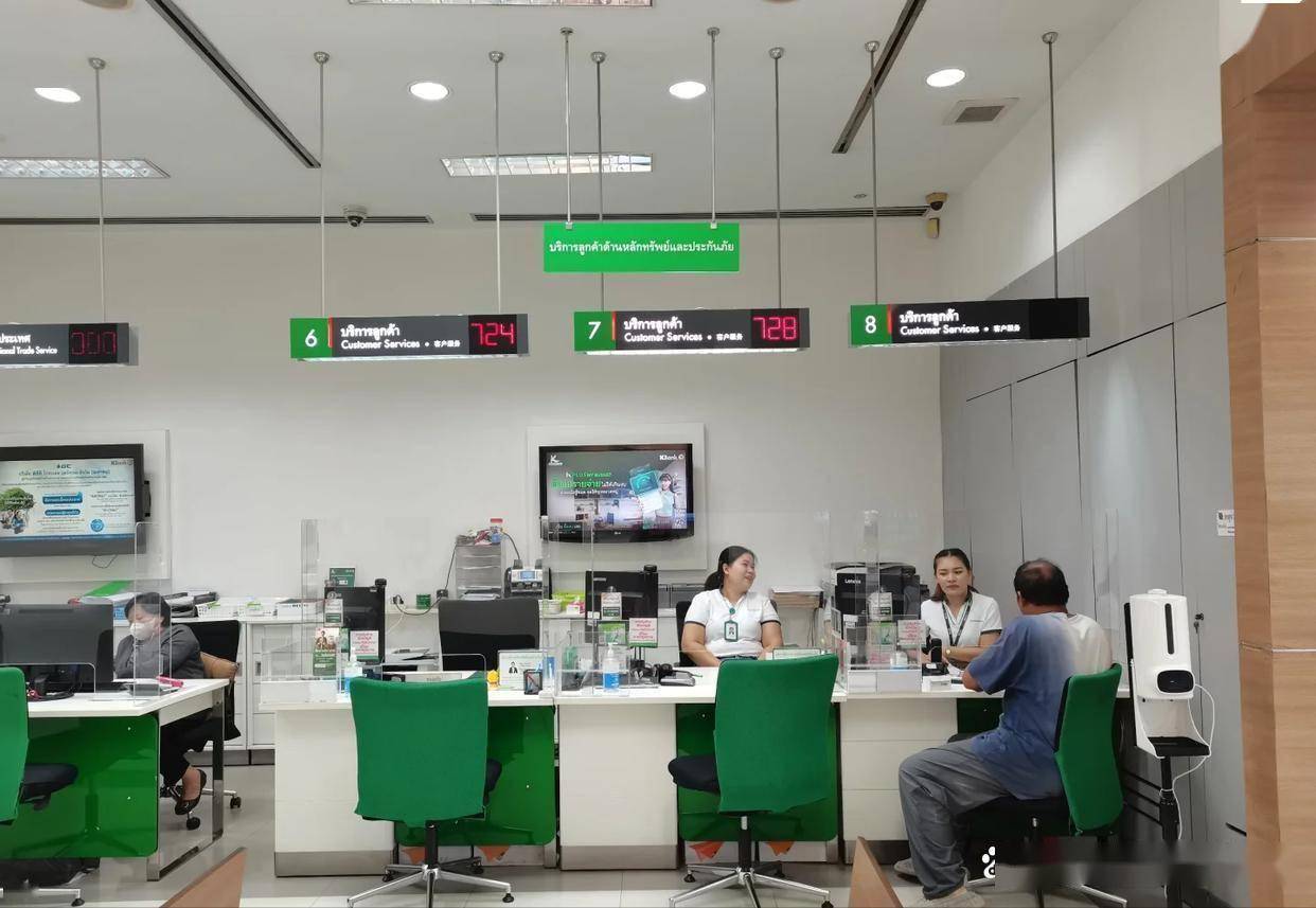 信用卡市场萎缩