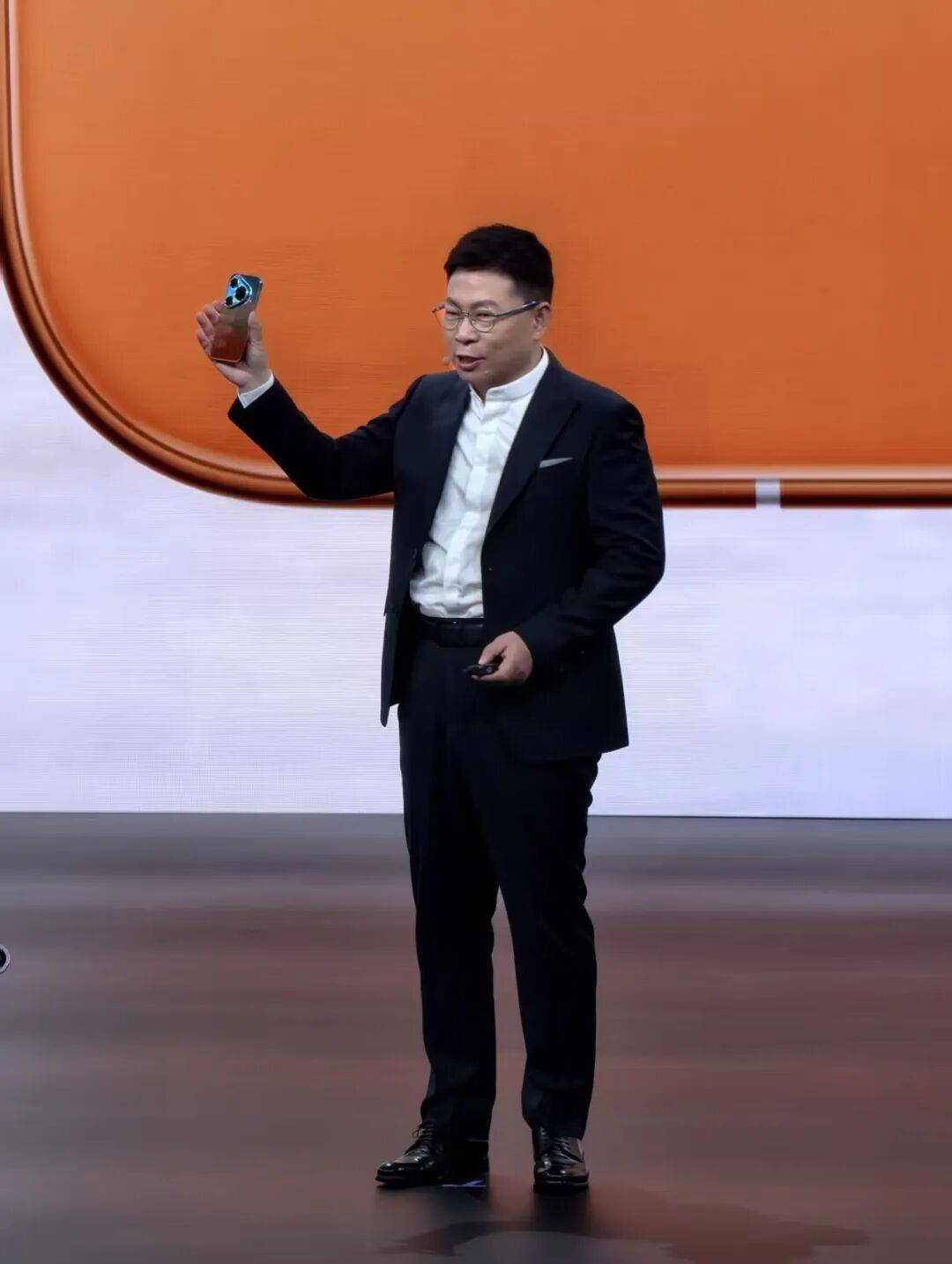 余承东发布会演讲