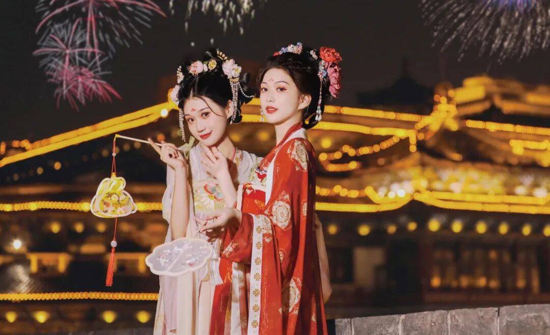 华服巡游南门