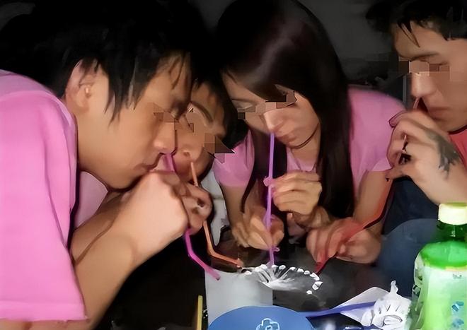 老师每天3点才睡！对学生说累有我累吗