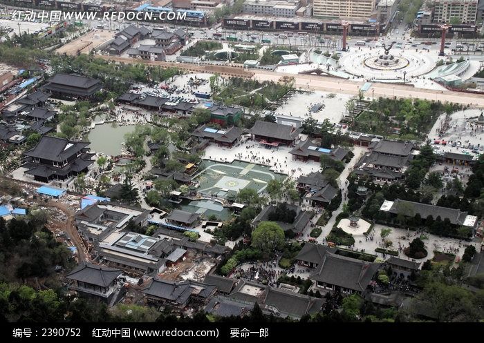 唐明皇与杨贵妃的爱情绝唱：华清池畔那场改变了大唐命运的千年悲歌，至今仍让人泪目！