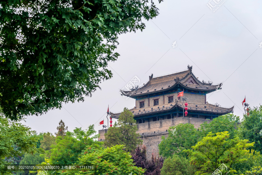 六百年前的夯土声犹在耳畔&mdash;&mdash;西安古城墙背后的修建传奇与那些被历史遗忘的工匠们