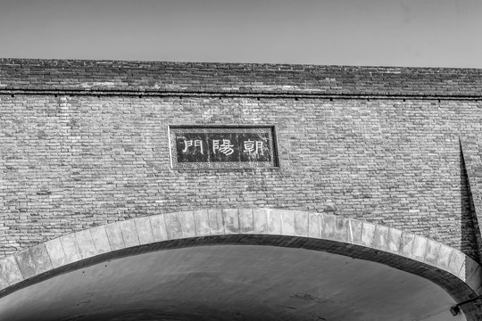 城墙根下的光影老人！西安七旬老艺人四十载守护皮影戏，一盏灯火燃尽半生只为那一声喝彩！