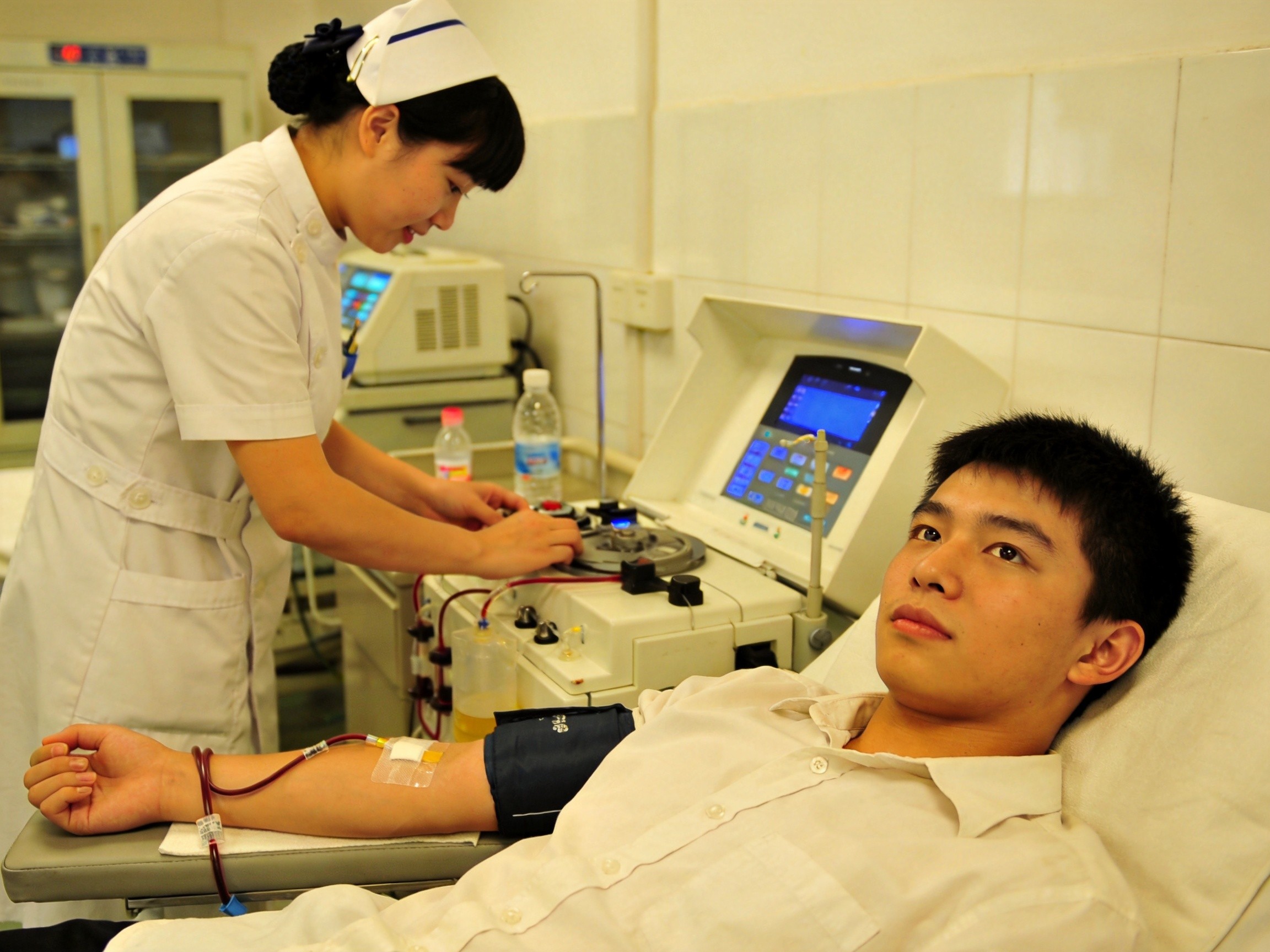 5小时、310毫升：西安这位大学生送出最特殊的毕业礼物