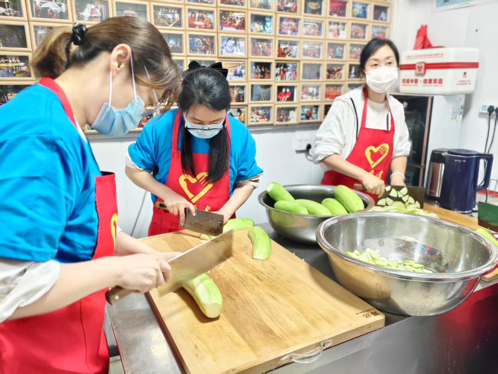 西安这间粥屋，8年为80万人次送上清晨第一碗暖