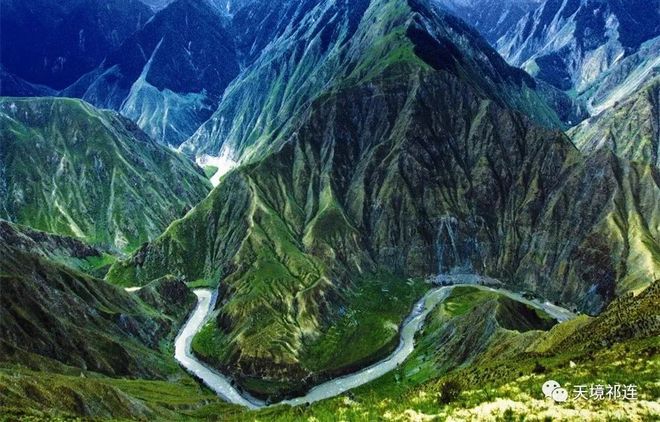 黑河峡谷风光