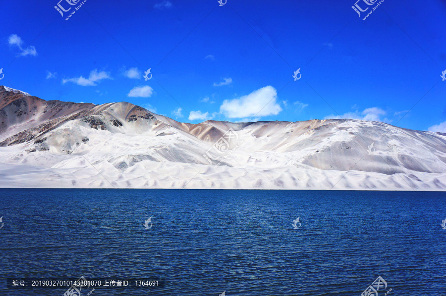白沙山脊俯瞰白沙湖