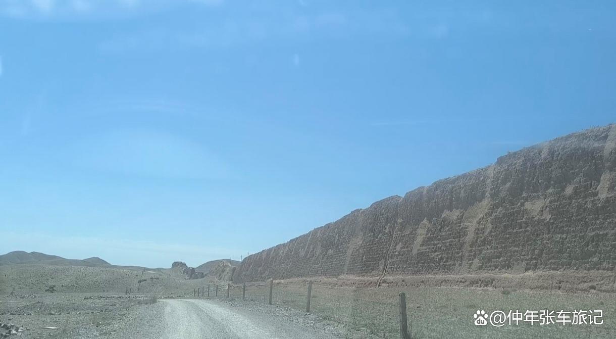 长城夯土墙体近景